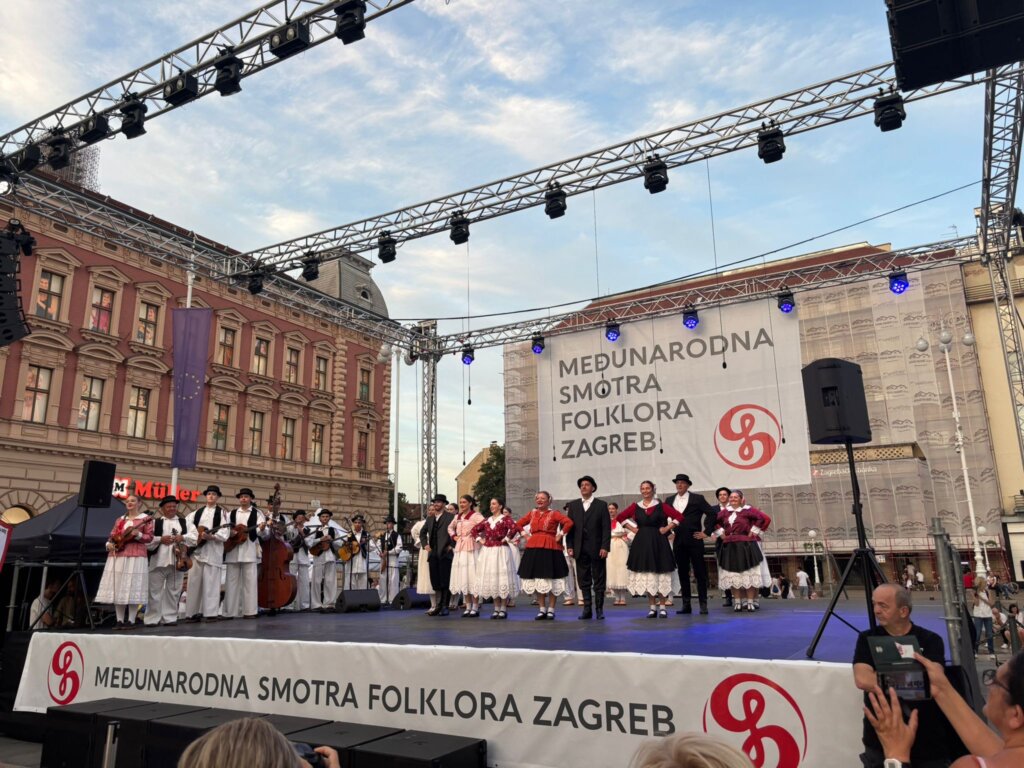 90424866 6a52 4523 A90d 61dafc4654e1