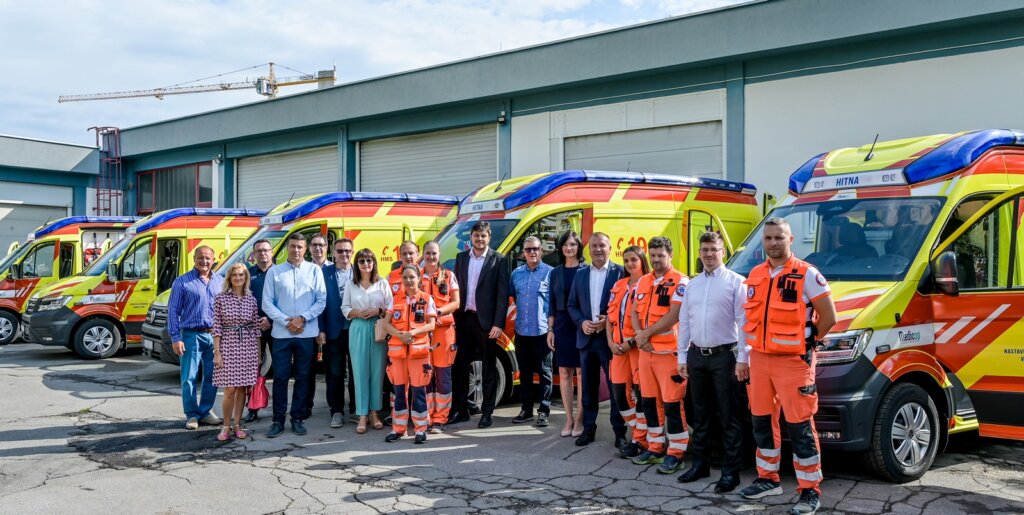 [FOTO] Uručeno pet novih vozila Nastavnom zavodu za hitnu medicinu Varaždinske županije