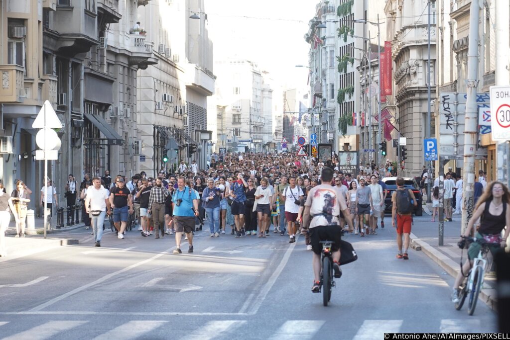 Beograd: Studenti I Građani Na Skupu Podrške Studentima Ispred Filozofskog Fakulteta