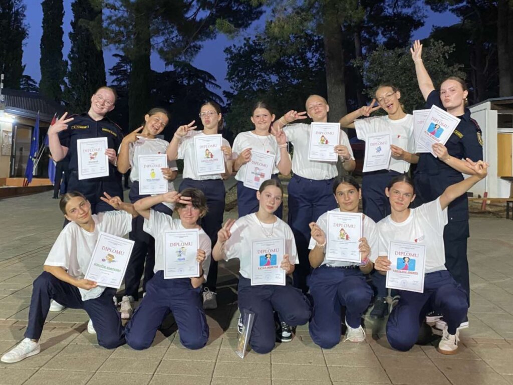 [FOTO] Mladež DVD-a Starigrad uživala u Kampu vatrogasne mladeži u Istri