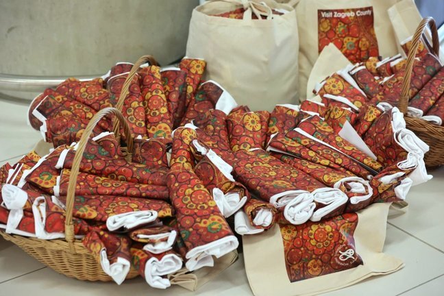 Foto Tzzz Mzlz 11.jpg 648x432 Q85 Subsampling 2