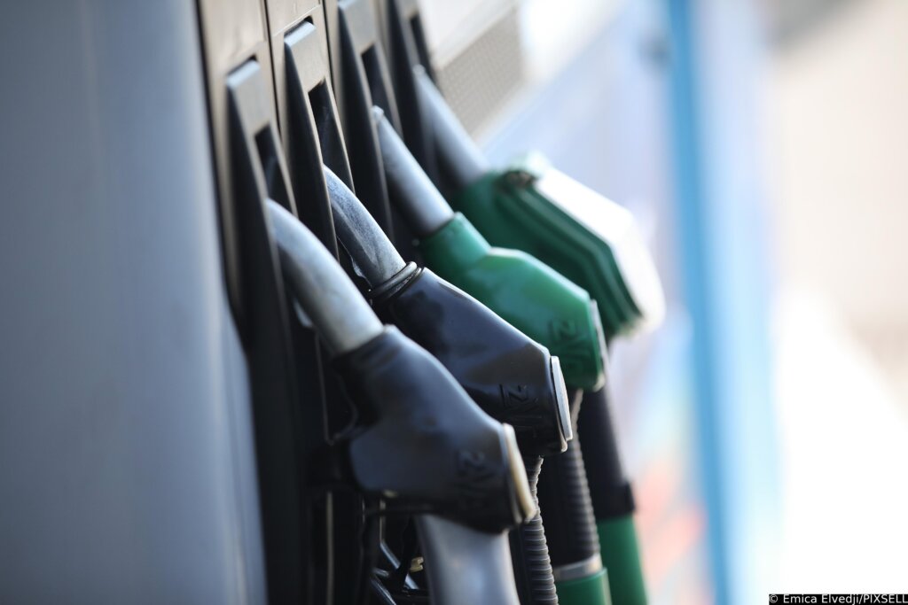 Srbiji zbog sankcija NIS-u prijeti zatvaranje petine benzinskih postaja