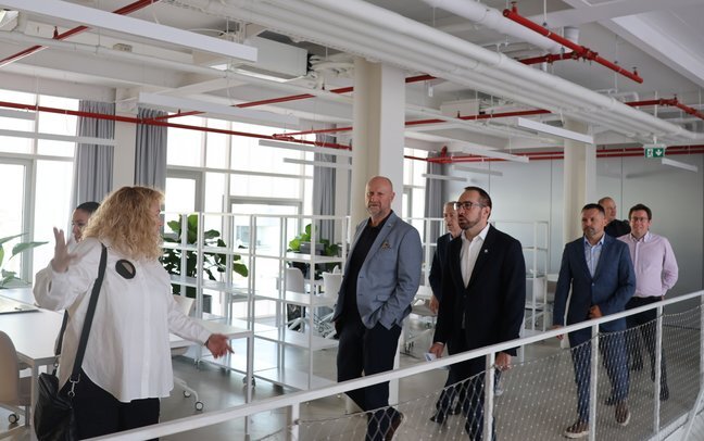 Kzz 21072526.jpg 648x432 Q85 Subsampling 2