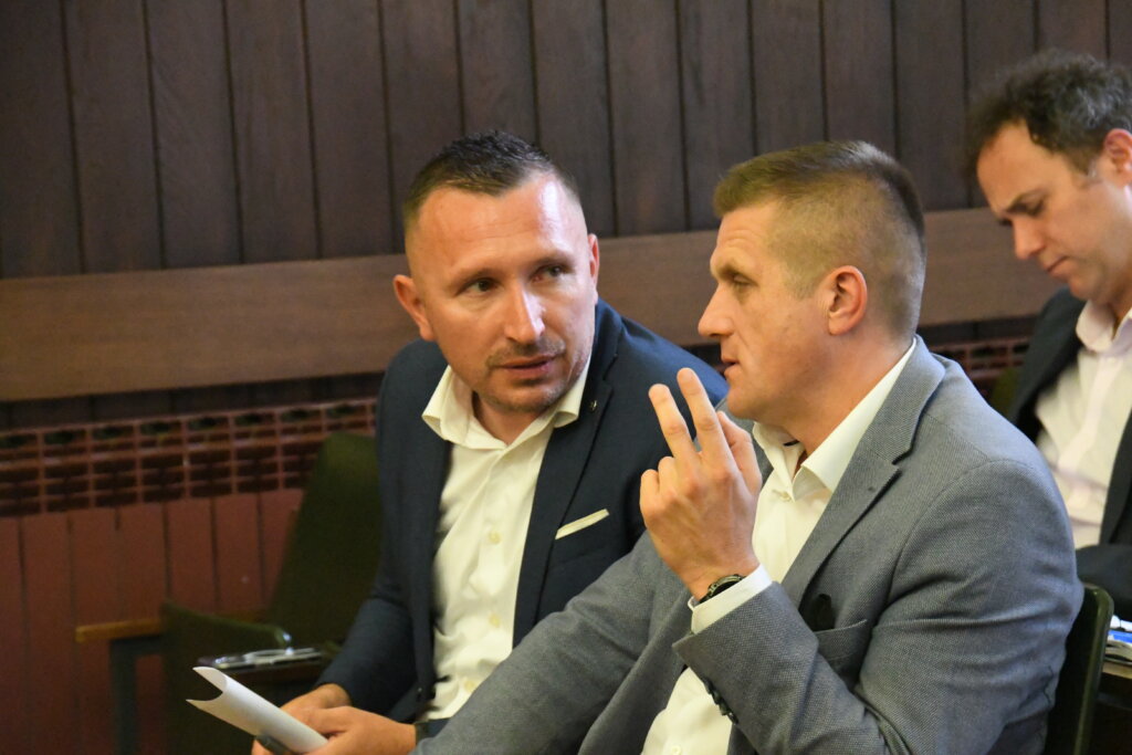 ŠTO SE SKRIVA? Nekoliko sati uoči tematske sjednice gradski vijećnici nisu upoznati s modelima poskupljenja komunalnih usluga i dovozu smeća u Križevce iz susjednih sredina