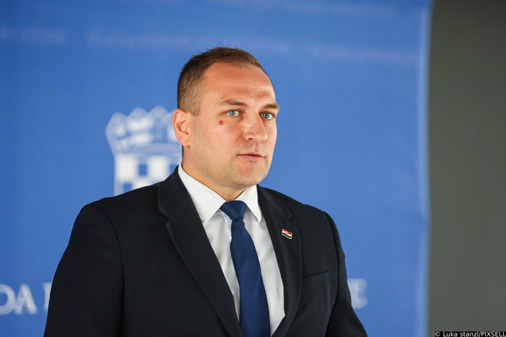 Vlajčić uručio ugovore vrijedne preko 900 tisuća eura za jačanje stočarstva