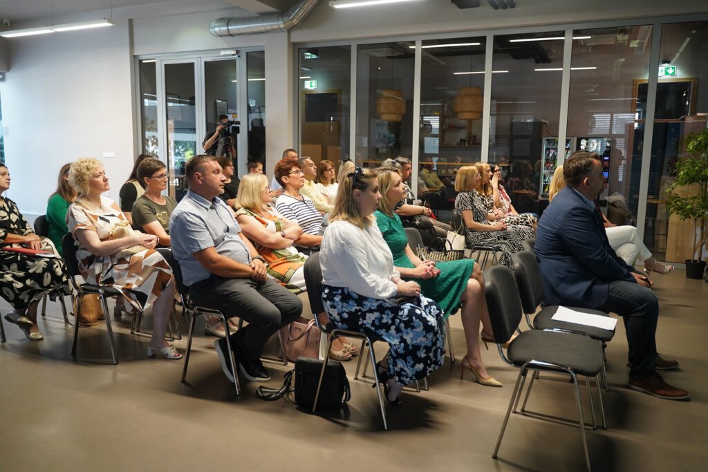 Zavrsna Konferencija Enter Lk (22)