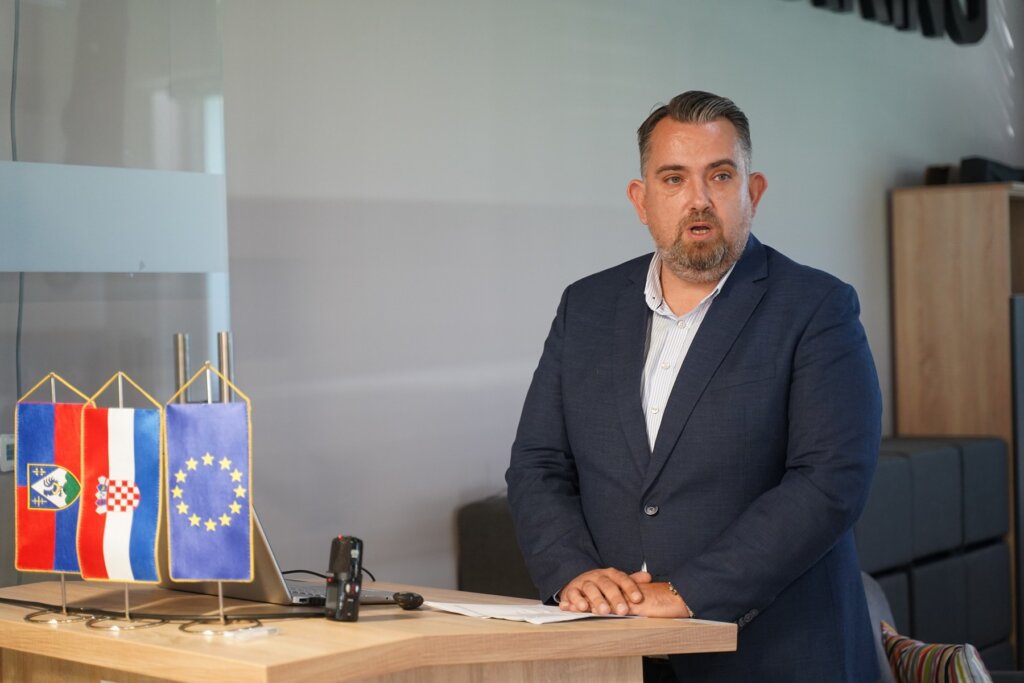 Zavrsna Konferencija Enter Lk (33)