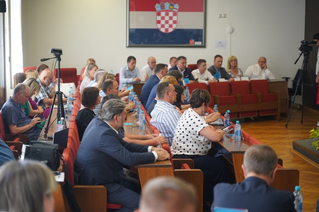 Zupanijska Skupstina Lk (14)