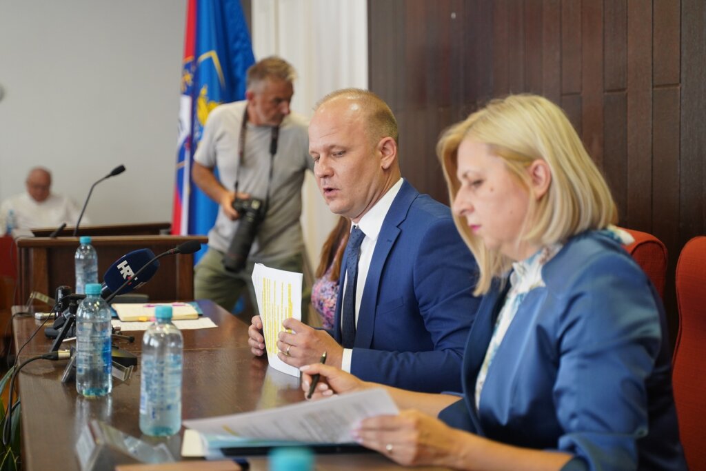 Zupanijska Skupstina Lk (24)