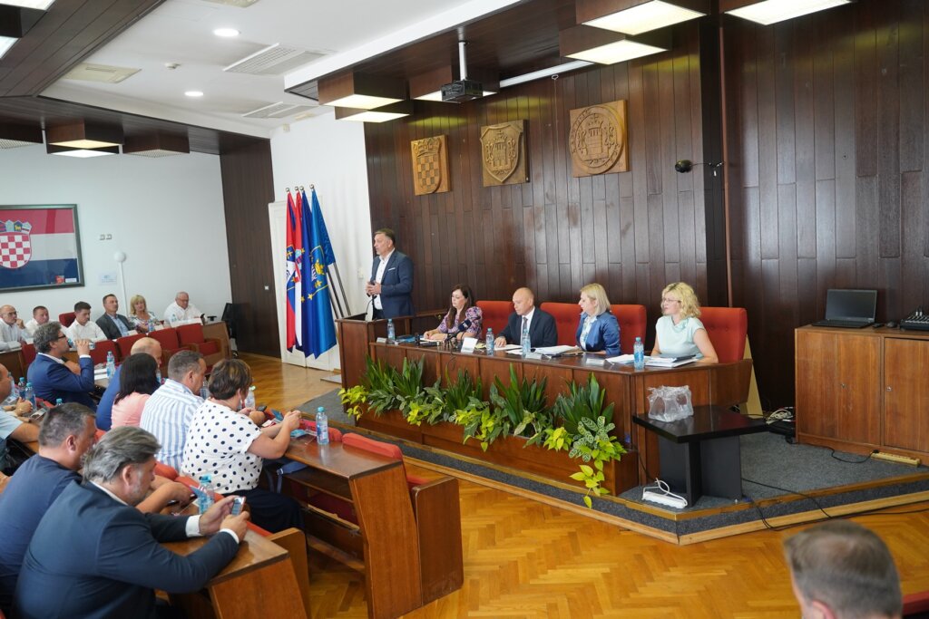 Zupanijska Skupstina Lk (33)