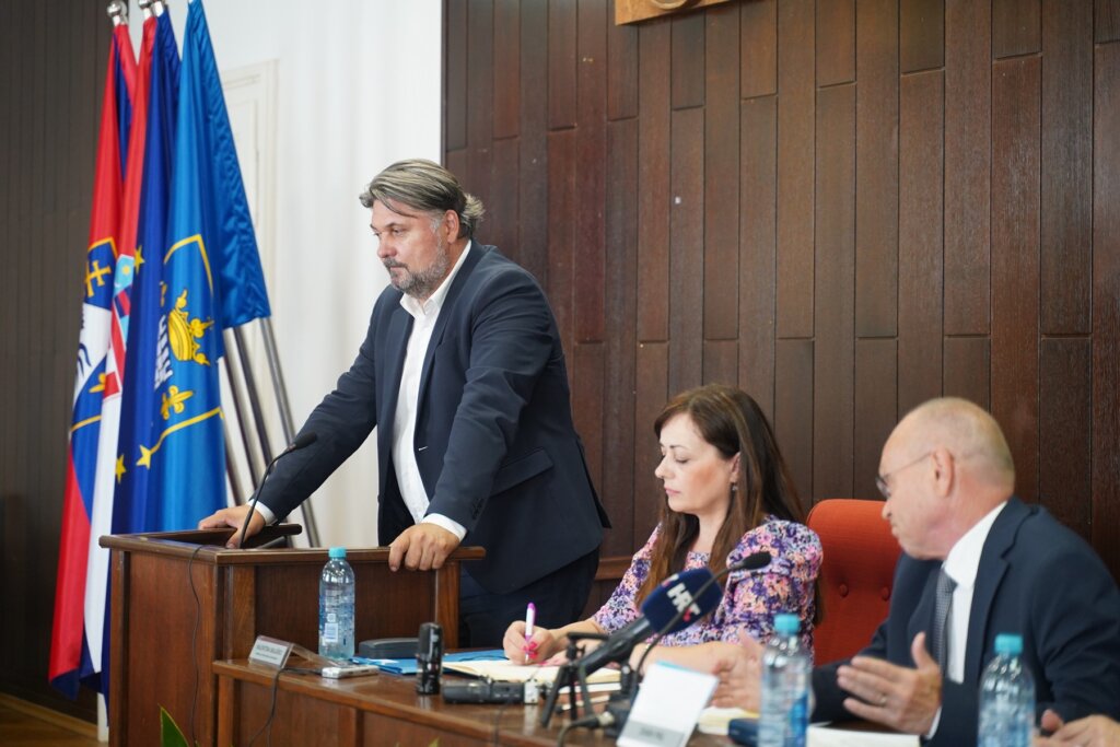 Zupanijska Skupstina Lk (38)