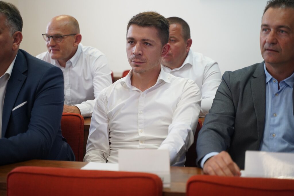 Zupanijska Skupstina Lk (56)