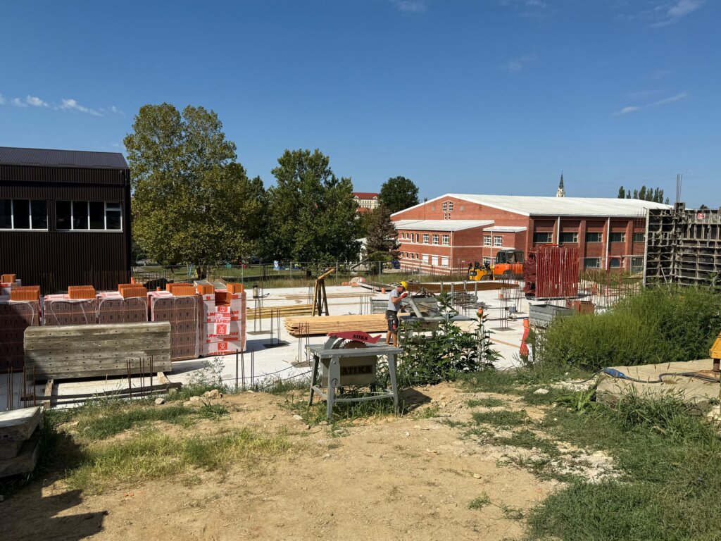 04bd8724 D6a6 43fb A483 531a25a72ba5