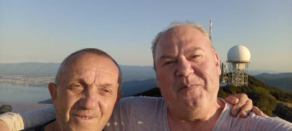 064b8340 2860 4764 8dff 359810da3e6b