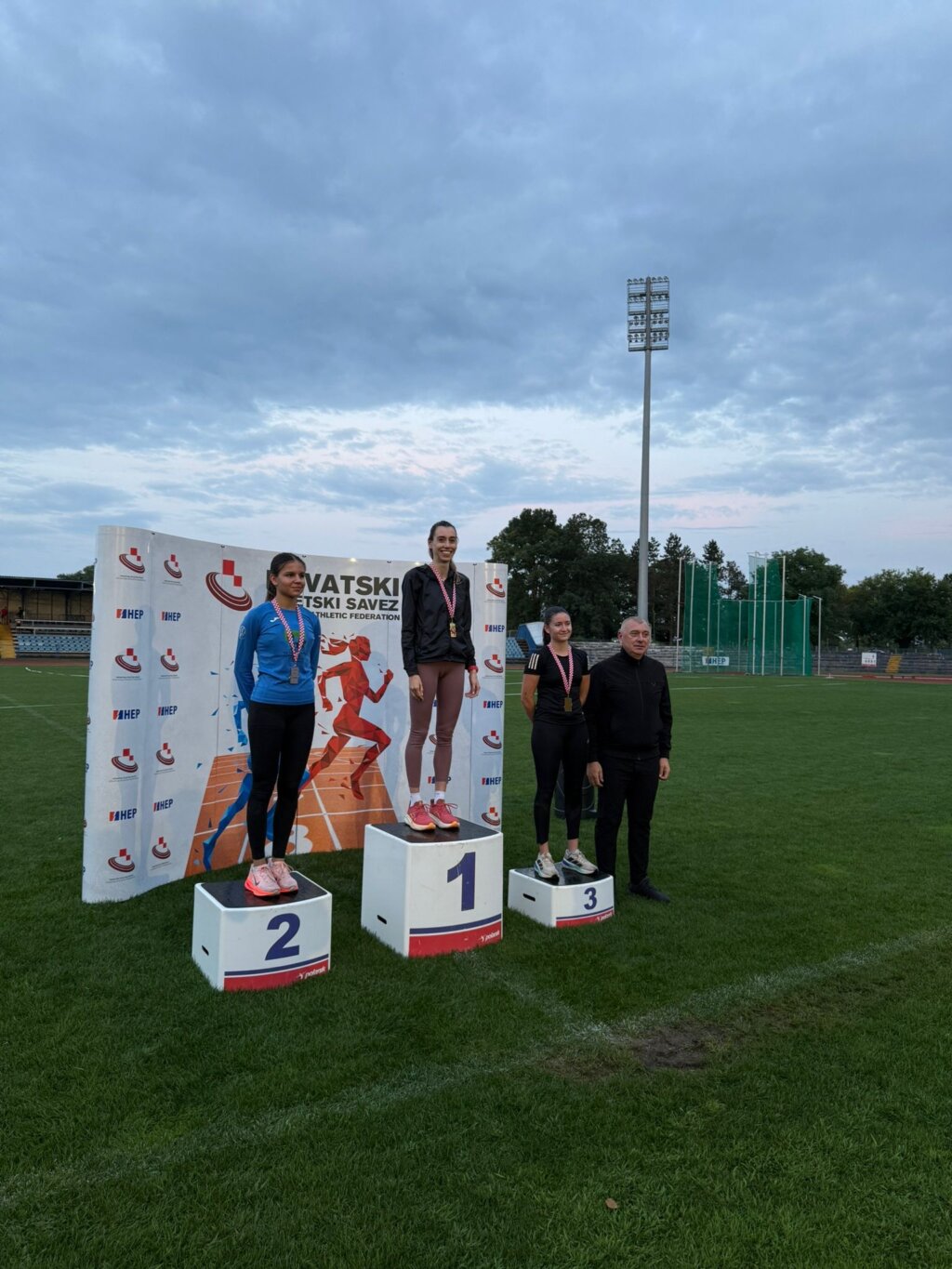 1e343e7d C92b 4c15 909b 217541541866