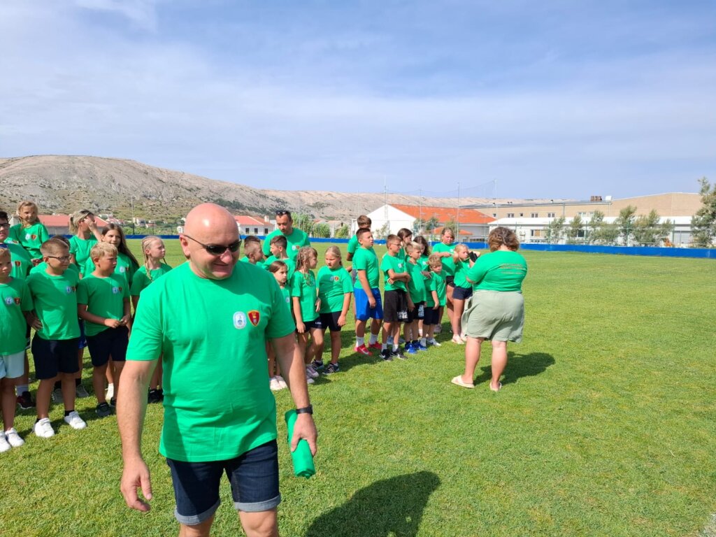 2524c3a9 Fc74 4fd2 8143 6b9db214d471