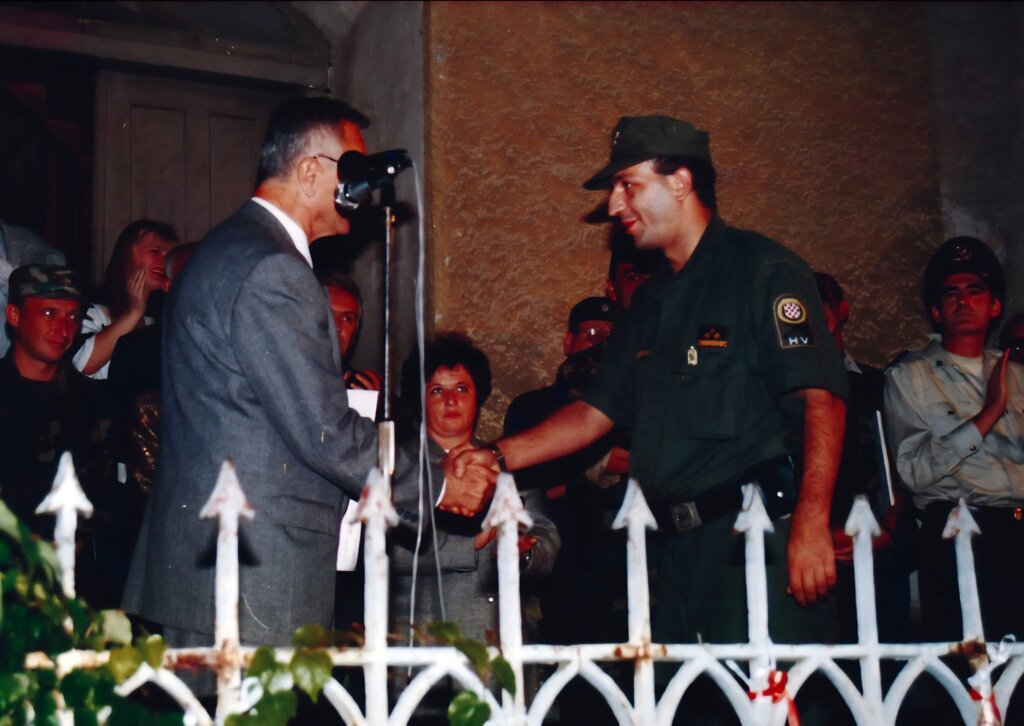 256c558e 61db 49b2 A6dd 2f1dbe1fe67b