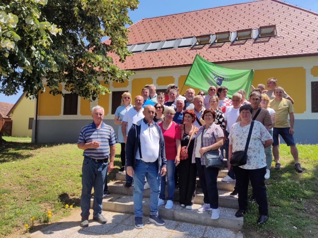 4ebe07dc 8e40 4923 92f7 28df4fcdfaad