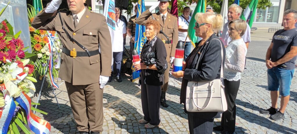 54fa695b 2140 4ef6 9637 5e7092a8318d