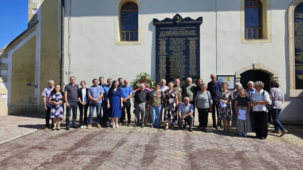 7acf2714 9072 42ff Ac7b 67ce84f8db82