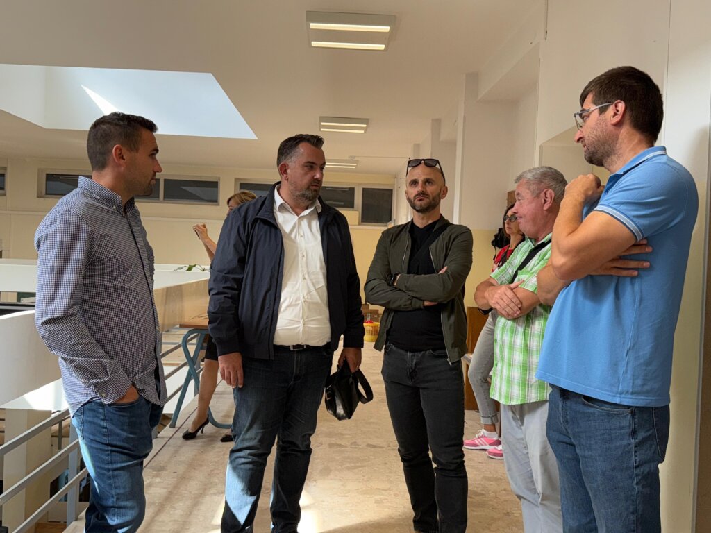 7f5fdb1c 85b4 4132 B6a5 3fc1e3ef73f1