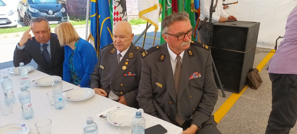 94ea3c0e 4dc3 42a5 B345 1191f4999264