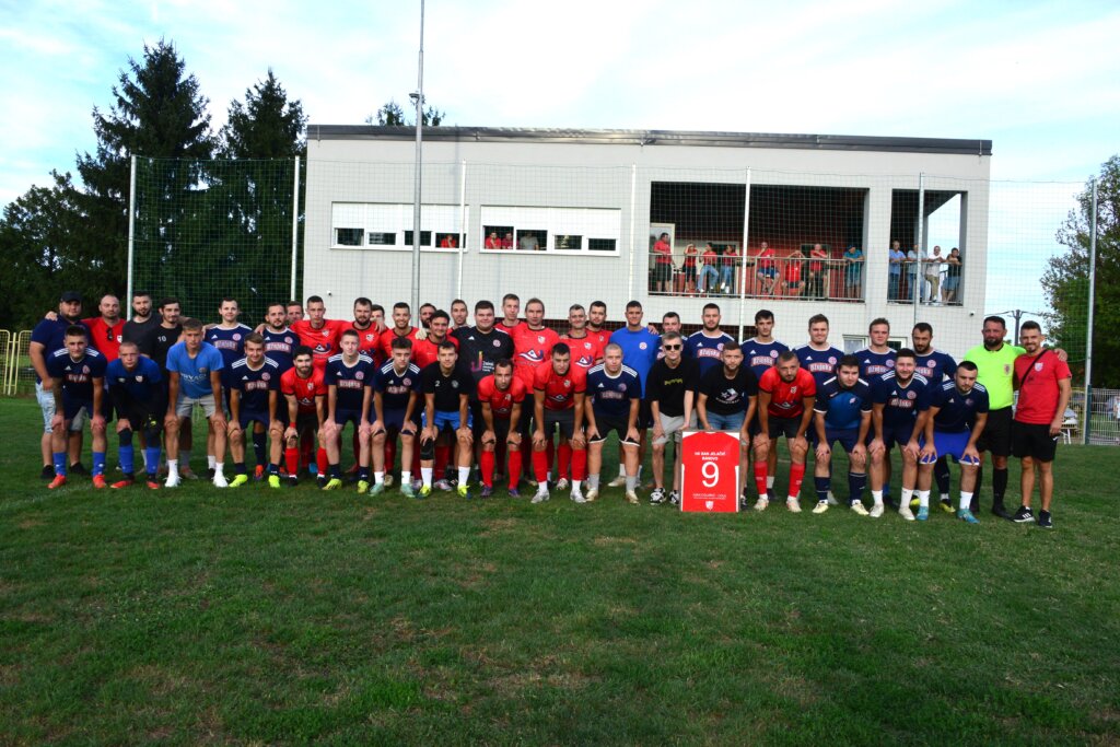 [FOTO] U Banovu održan nogometni dan sjećanja u čast Ivana Colarića – Coleta