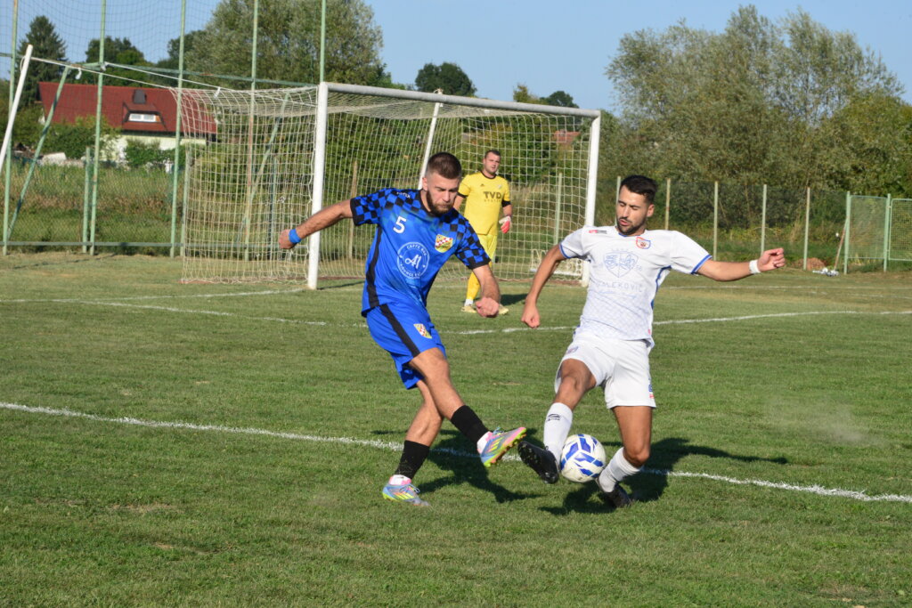 NOGOMET – KUP NSZŽ-1/16 FINALA Mraclin slavio u Lonjici