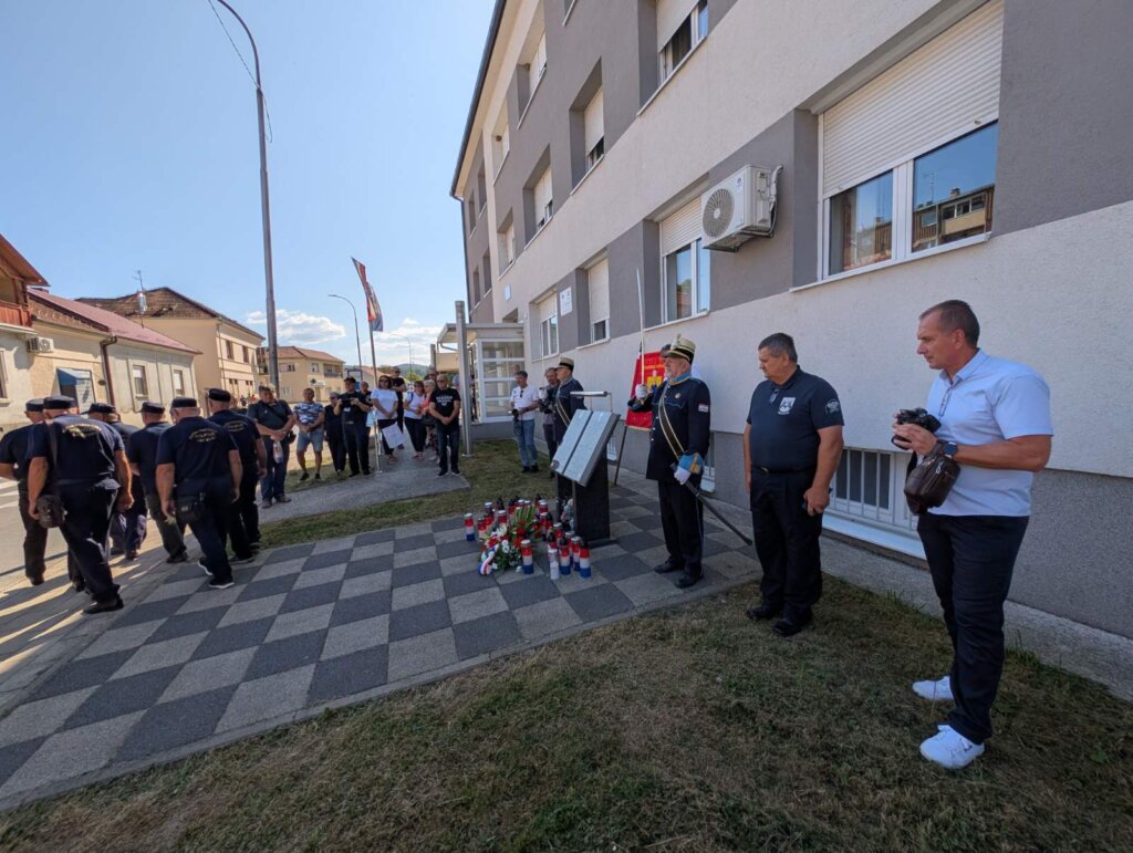 Img B35f8f97edb759ee01a116edc48dc612 V