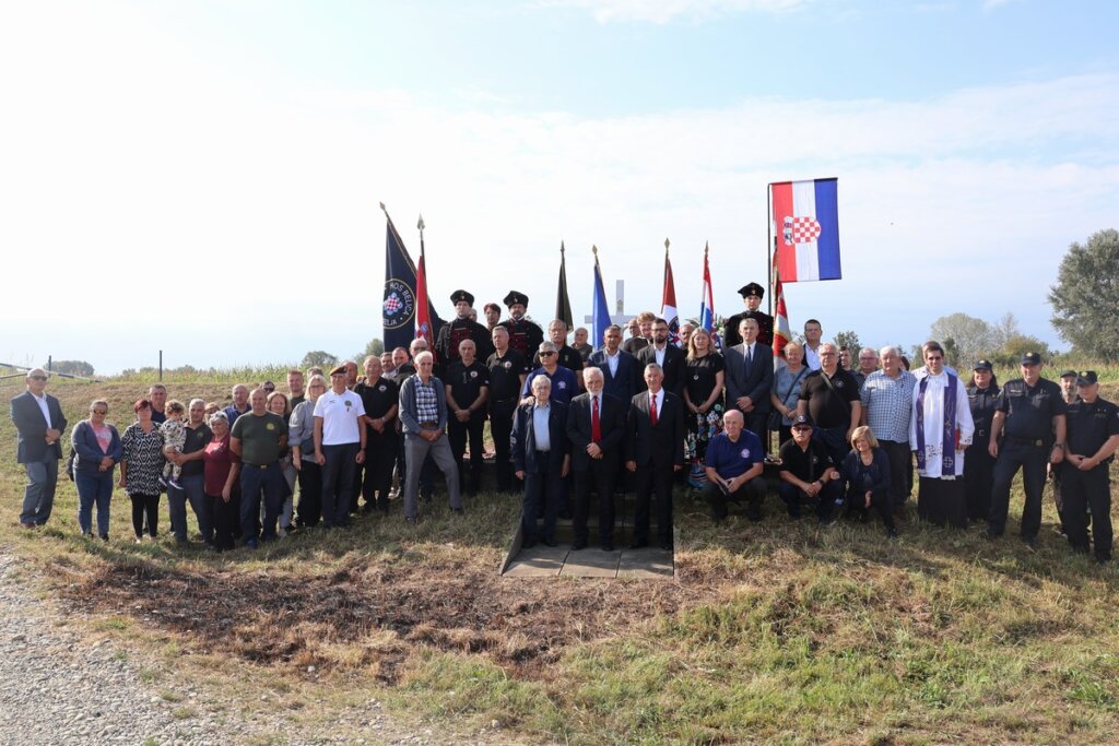 [FOTO] U Gornjem Hrašćanu obilježen Europski dan sjećanja na žrtve svih totalitarnih i autoritarnih režima