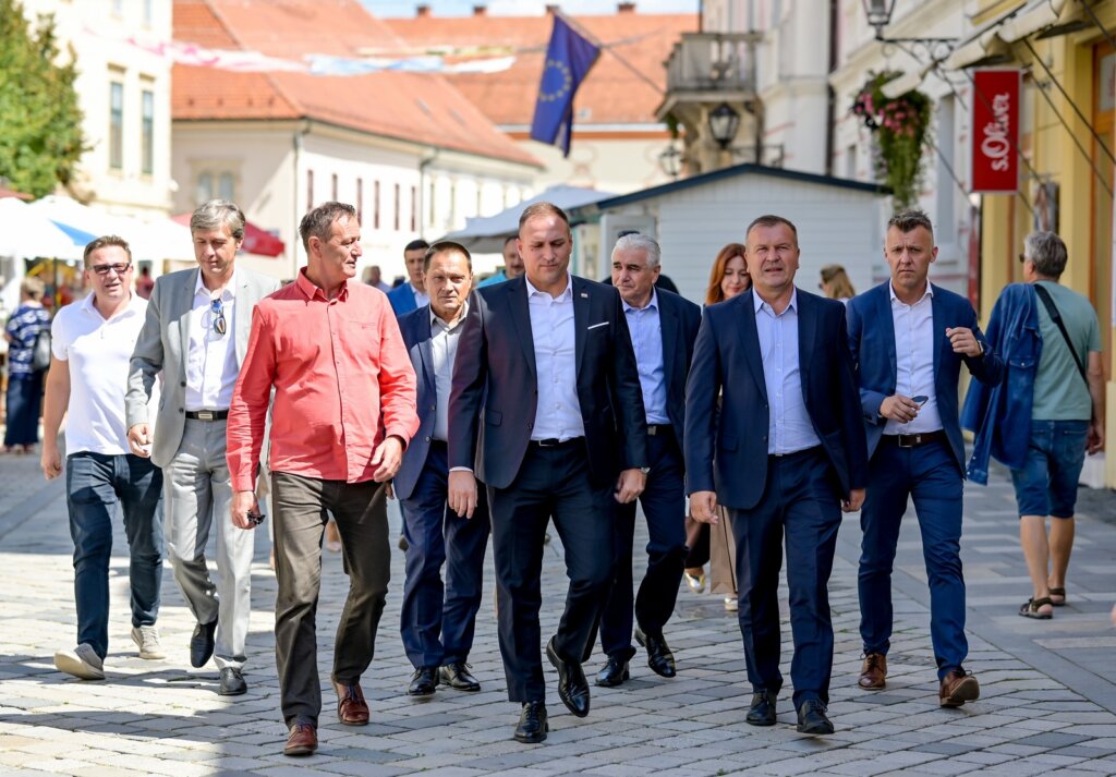 [FOTO] Potpredsjednik Vlade i ministar poljoprivrede, šumarstva i ribarstva David Vlajčić posjetio Špancirfest