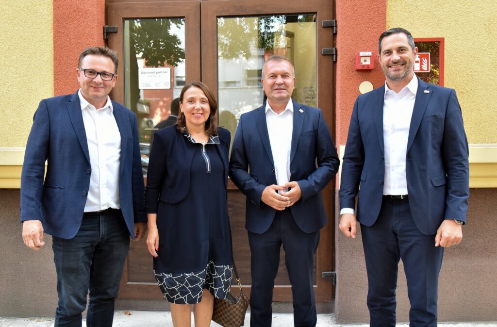 [FOTO] Ministrica Hrstić i ministar Glavina posjetili Opću bolnicu Varaždin te obišli radove na izgradnji Centralnog operacijskog bloka