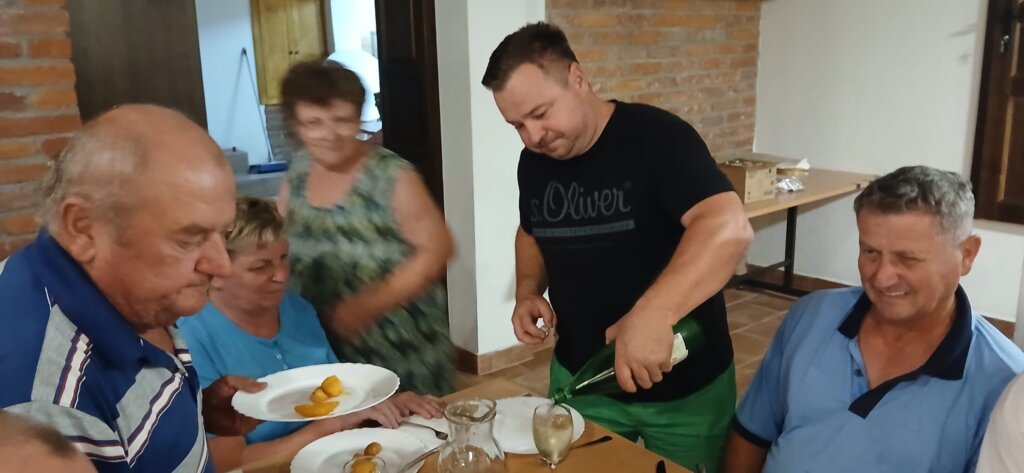 Photo 2025 08 25 19 40 49