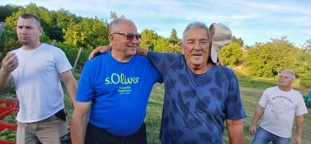 Photo 2025 08 25 19 43 11