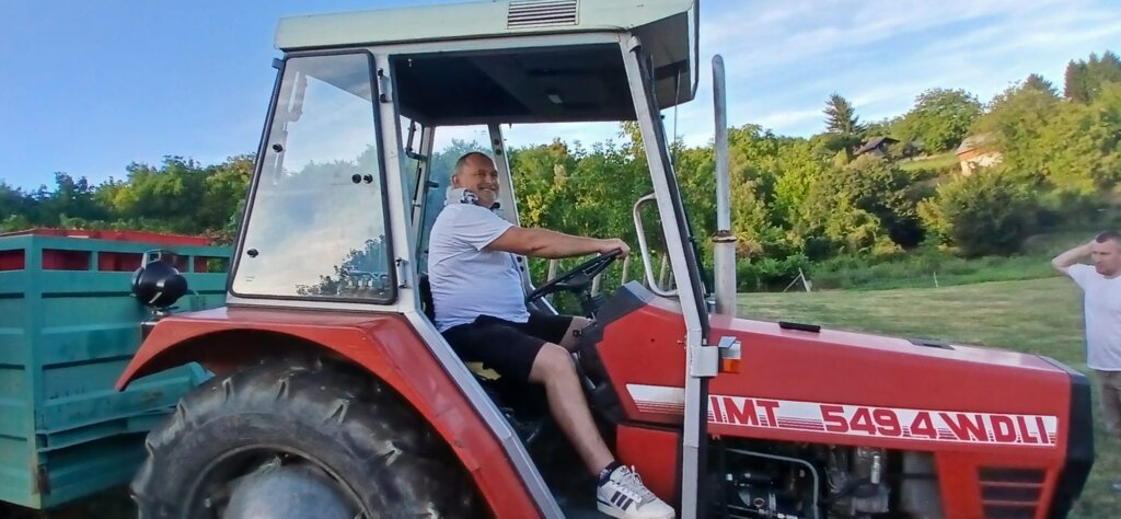 Photo 2025 08 25 19 43 11 3