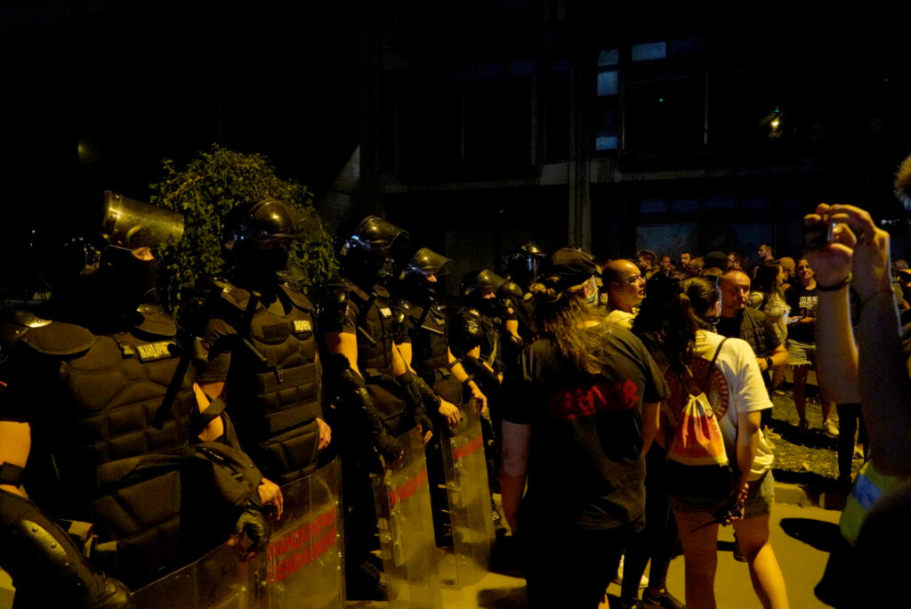 Kordon policije brani povratak studenata na novosadski Filozofski fakultet