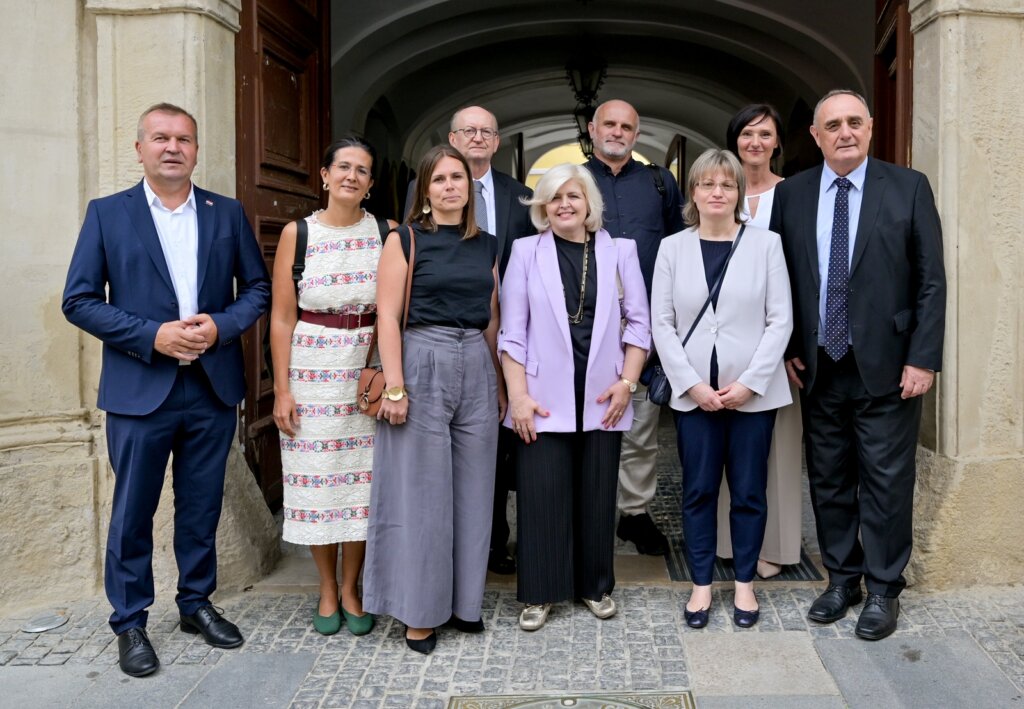 [FOTO] Potpisan Ugovor o suradnji Medicinskog fakulteta Sveučilišta u Zagrebu i zdravstvenih ustanova Varaždinske županije