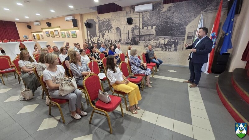 Whatsapp Image 2025 08 21 At 13.37.32 1 800x800 Equal