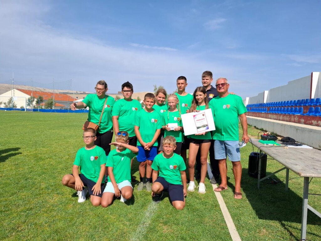 A2f3f8c2 D9a7 4024 A3bd F80d1af40a92