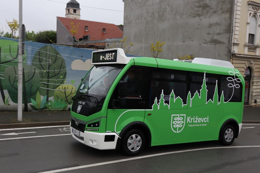 Katanović o širenju autobusnih linija: Baterije se moraju puniti dva puta dnevno pa nemamo velike tehničke mogućnosti širiti linije dalje