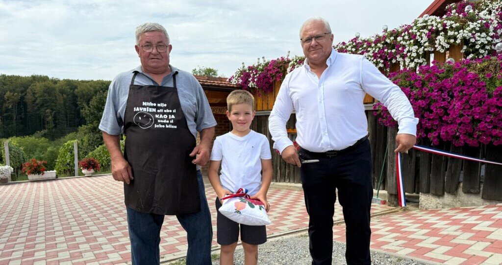 [FOTO/VIDEO] U Grabrovcu svečano otvoreno izletište Loreno