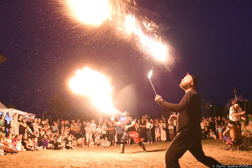 [VIDEO] Gutači vatre na Renesansnom festivalu