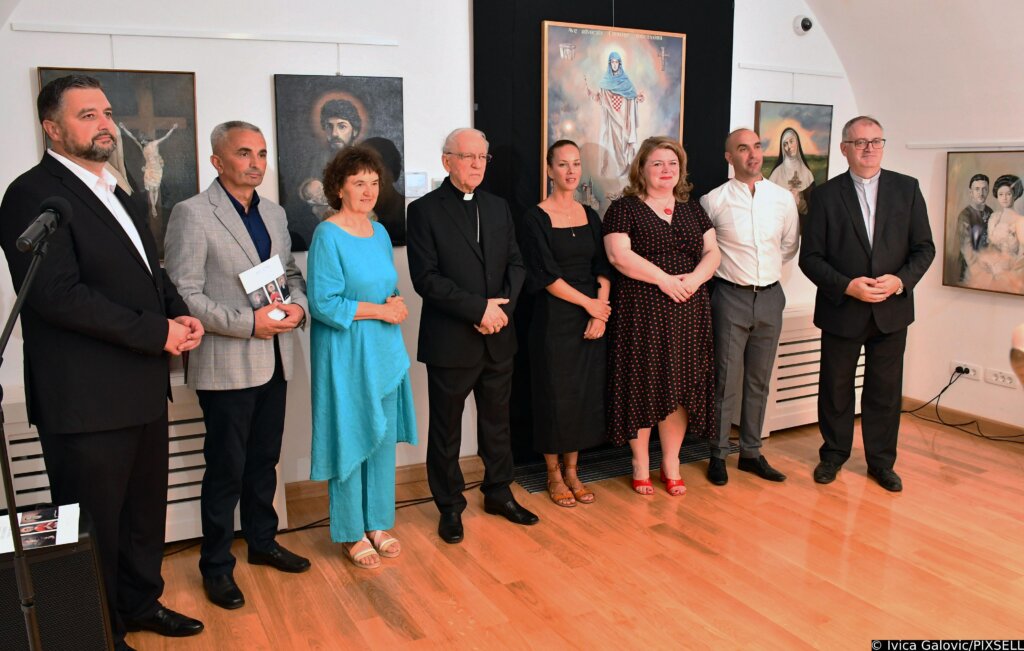 [VIDEO] Otvorena izložba „Hrvatski sveci i blaženici u našem narodu“ u Gradskom muzeju Požega