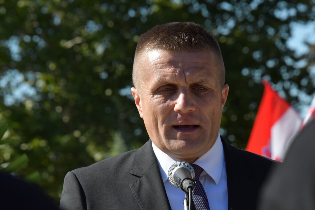 [VIDEO] NOVA BLAMAŽA GRADONAČELNIKA Katanović sazvao treću skupštinu radija koja je propala, razlog je nevjerojatan – nije sjednicu sazvao na vrijeme