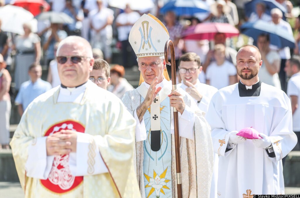 [VIDEO] Nadbiskup Kutleša iz Marije Bistrice poručio: Svijetu trebaju srca nalik Marijinom