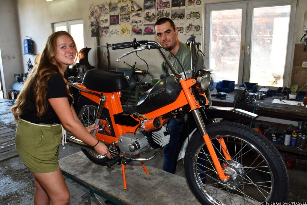 David Pojer bavi se restauriranjem motocikala i mopeda Tomos
