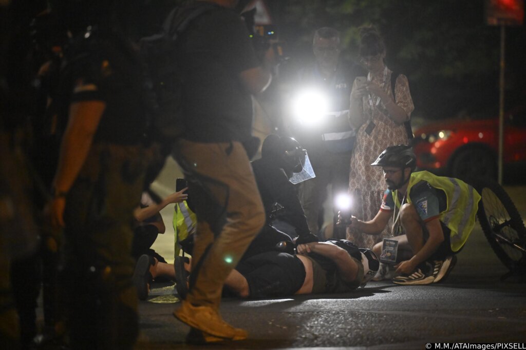 Beograd: Sukob Građana I Studenata S Policijom Tijekom Prosvjeda