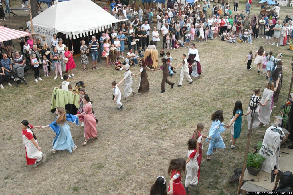 [VIDEO] U Koprivnici otvoren Renesansni festival, tema – alkemija