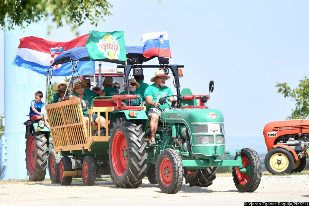 [VIDEO] Održan međunarodni traktorski rally na štrigovskim vinogradima