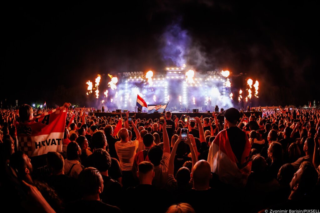 Počeo Thompsonov koncert u Sinju